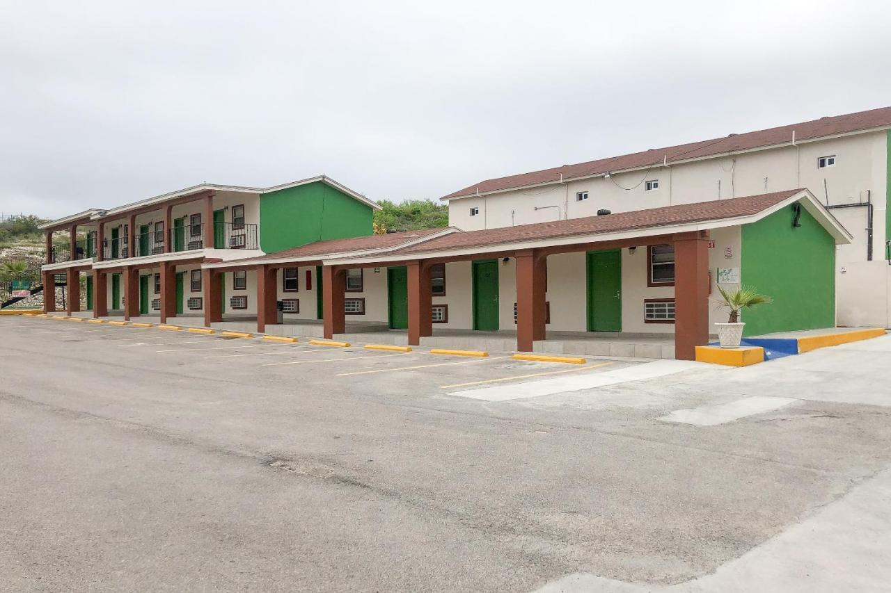 Capital O Palms Hotel, Acuna Ciudad Acuna Exterior photo