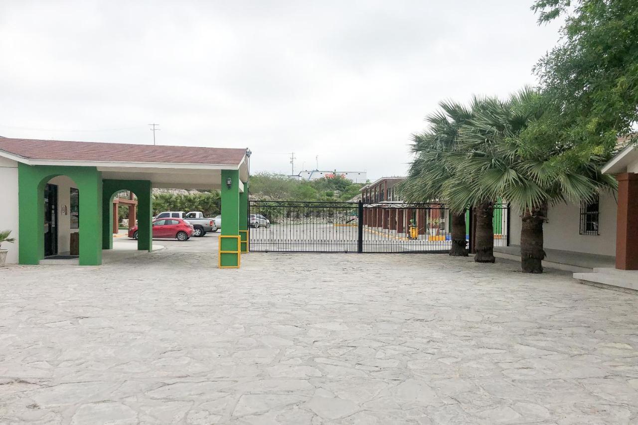 Capital O Palms Hotel, Acuna Ciudad Acuna Exterior photo